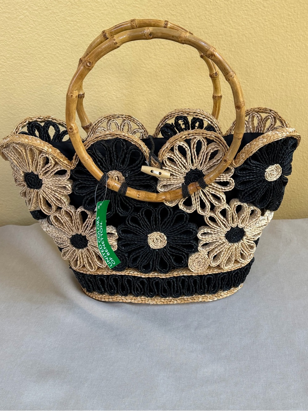 NWT!  Vintage United Colors of Benetton Floral Woven Straw Bag Bamboo Handles - Picture 2 of 13